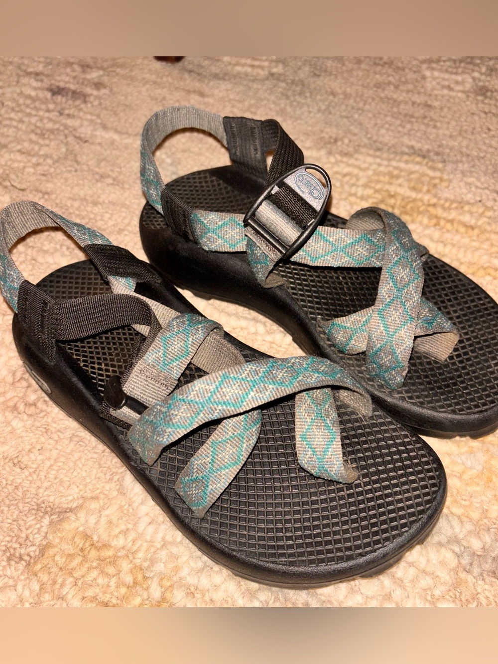 Chaco Women's 7  Z/2 Classic Sandals blue gray geometric pattern water outdoors